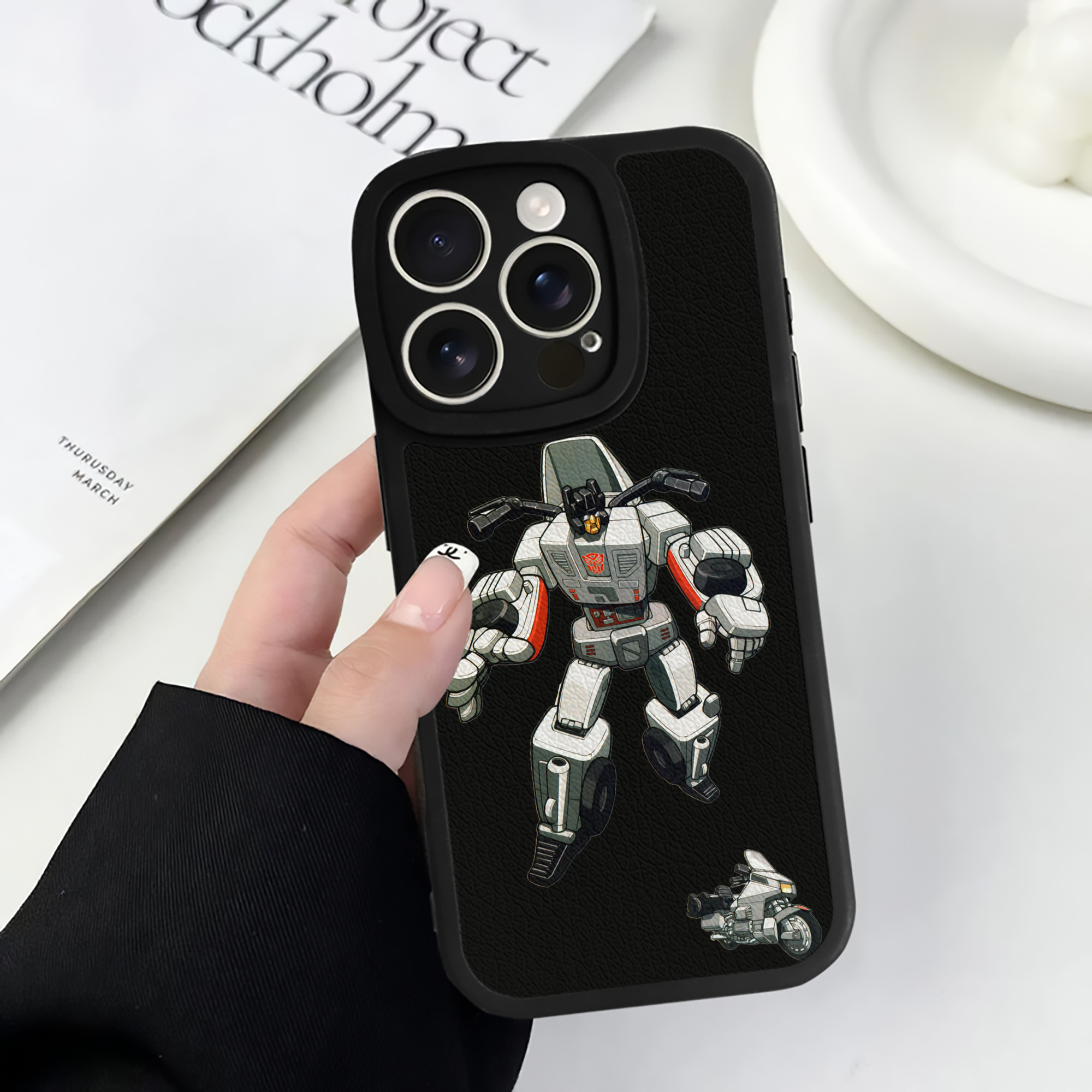 （画像用）  【iPhone 16シリーズ対応】シリコンスマホケース（レザー調） 材質：シリコン